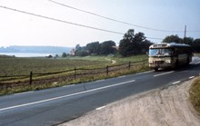 Buss på linje 839 på landsväg i Haninge