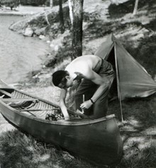 På hajk med kanot och tält