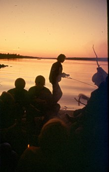 Barnens ö: Fiske i solnedgången
