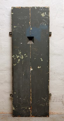 Celldörr från rannsakningsfängelset i Kronoberg