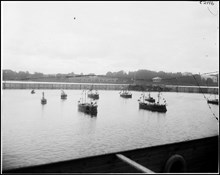 Djurgårdsbrunnsviken utanför Allmänna konst- och industriutställningsområdet på Djurgården 1897
