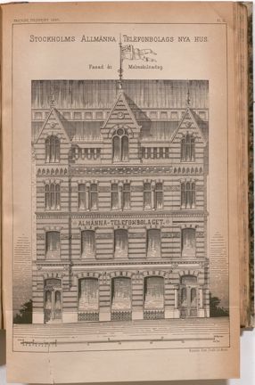 Fotolitografi tryckt på gulnat papper som är inbundet i ett tjockt band. Nedre delen är vikt eftersom arket är större än boken (och tidskriftens) format.