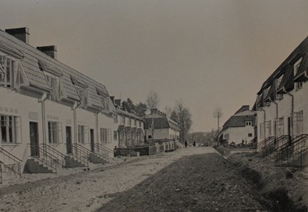 Svartvitt fotografi på radhus i Gamla Enskede