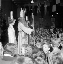Flottans män har julfest för barn på Skeppsholmen