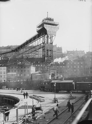 Katarinahissen sedd från Slussen