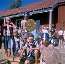 Barnens ö: Utklädda barn
