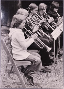 Elever från Kommunala musikskolan i söderort uppträder på Skansen