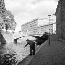 Stallbron och slottet från Kanslikajen