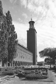 Utsikt mot Stadshuset från Stadshusträdgården