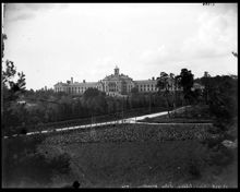Konradsbergs hospital med parken omkring