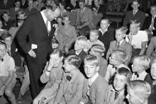 Södra Latins nye rektor Ekman med skolans elever