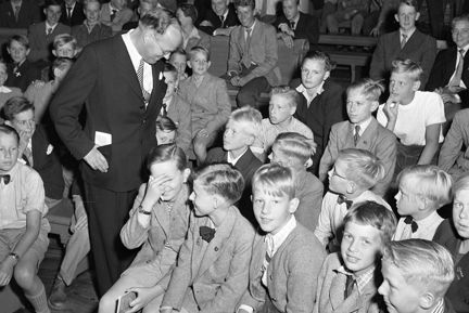 Södra Latins nye rektor Ekman med skolans elever