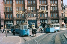 Tegelbacken med spårvagnar på linje 1 och 2