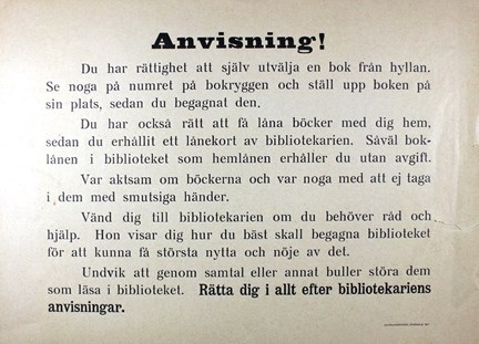 Tryckt, svart text på gulnat papper