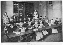 Manilla: Skolbarn i klassrum