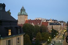 Bergsgatan österut, Rådhusets baksida