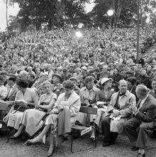 Vitabergsparken. Parkteater premiär för sommaren med ""Nordisk kabaré"", dansk vådevill, norsk komik och svensk dans