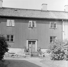 Skånegatan 6 B. Nödbostäder uppförda 1917 inför rivning. Nuvarande Rosenlundsparken