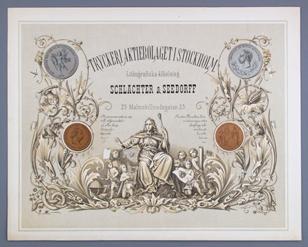 Färglitografi med medaljer, slingor samt text.