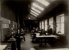 Ingenjörer på hyvelavdelningens ritkontor. J & C G Bolinders Mekaniska Verkstads AB.