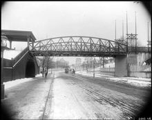 Bro över stora vägen vid Allmänna konst- och industriutställningen 1897