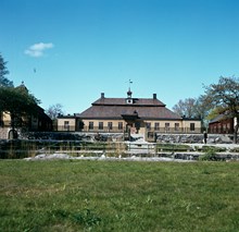 Skansen. Skogaholms herrgård, huvudbyggnad och flyglar
