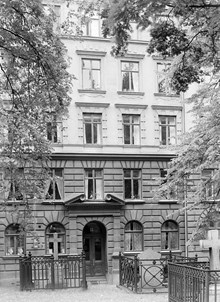 Döbelnsgatan 11 från Johannes kyrkogård