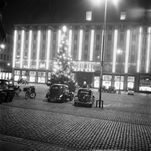 Hötorget. PUB-varuhuset upplyst under första skyltsöndagen