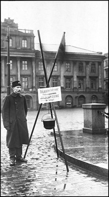 Frälsningsarméns insamling för julbespisning av fattiga på Gustav Adolfs Torg