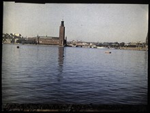 Vy från Söder Mälarstrand över Riddarfjärden mot Stadshusets södra fasad