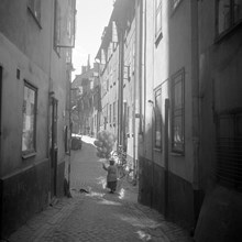 Ballongförsäljare på Prästgatan vid hörnet av Kåkbrinken