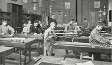Träslöjden, bild ur Föreningen Frimurarbarnens Minnesskrift 1925.
