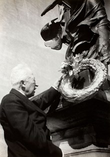 Prins Eugen firar andra världskrigets slut 1945
