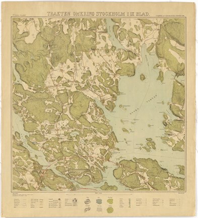 Tryck i färg, med skog i grönt, vatten i blått och förklaring med bilder över symboler och streckningar under kartbilden.