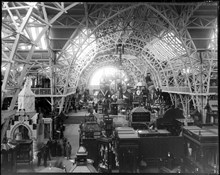 Interiör från industrihallen på 1897 års Allmänna konst- och industriutställning på Djurgården