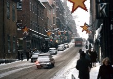 Götgatan med juldekorationer