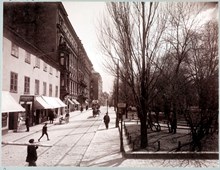 Stora Badstugatan söderut från Kammakargatan. T.h. Adolf Fredriks kyrkogård