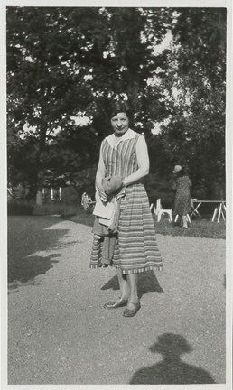 Elin Wägner vid kvinnliga medborgarskolan vid Fogelstad, 1930
