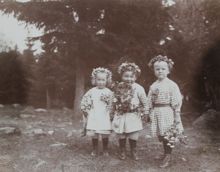 Barn från barnsjukhemmet Soeurs de Charité firar födelsedag