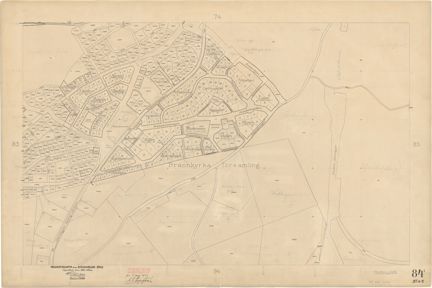 Kartan är ritad i tusch på papper som gulnat med tiden. Det finns många tillägg i blyerts på tomter och stadsägor.