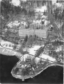 Manilla: Flygbild på Manillaskolan