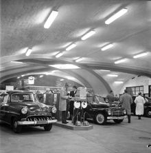 Katarinabergets skyddsrum/garage. Bensinstationen invigs