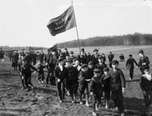 Demonstration för allmän rösträtt på Ladugårdsgärdet första maj 1901.