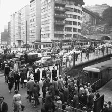 Slussen med tunnelbana och spårvagnar
