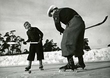 Stadshagens idrottsplats: Bandyinstruktion sportlovsveckan 21-26 februari 1944