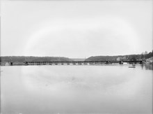 Gamla Tranebergsbron mot sydväst med Stora Essingen och Alvik i bakgrunden.