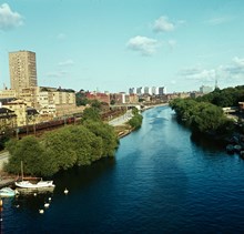 Utsikt över Barnhusviken från S:t Eriksbron. Hötorgshusen i fonden