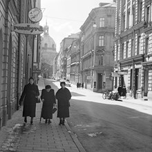 Jungfrugatan söderut mot Hedvig Eleonora kyrka