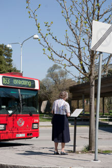 Litterär skylt: Citat ur Ulf Starks barnbok Min vän shejken i Stureby