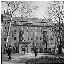 Hedvig Eleonora kyrkogård mot Artillerigatan 28